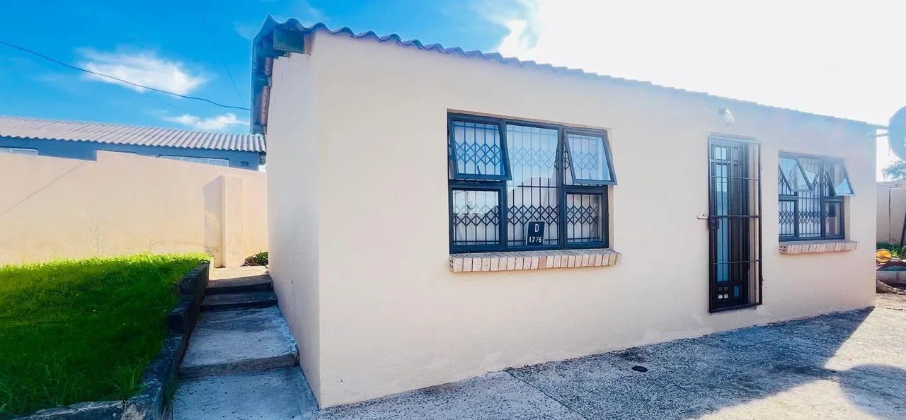 2 Bedroom House for sale in Mdantsane Nu 9