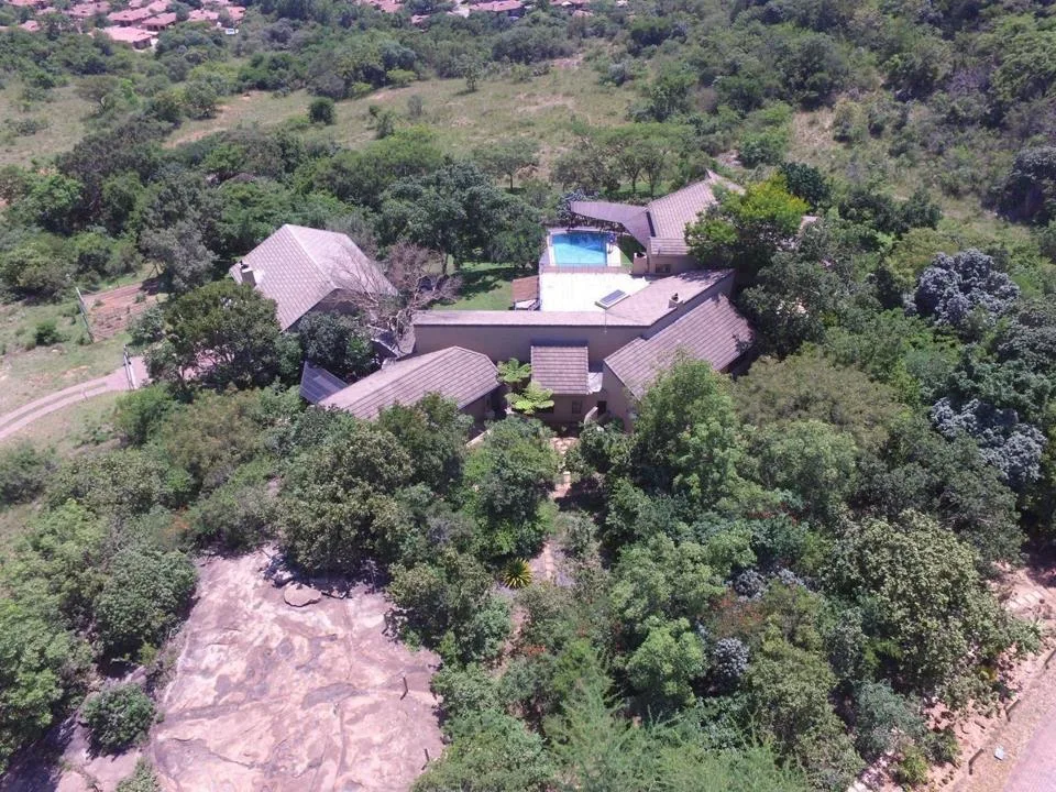 6 Bedroom House for sale in Sonheuwel Ext 1