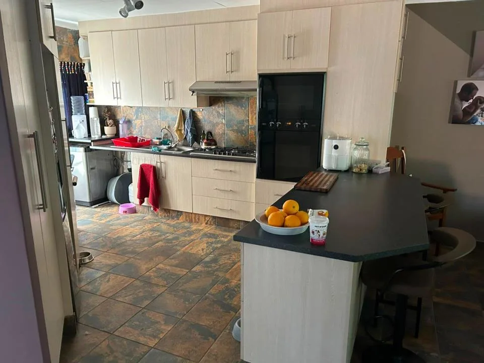 2 Bedroom Townhouse for sale in Pellissier