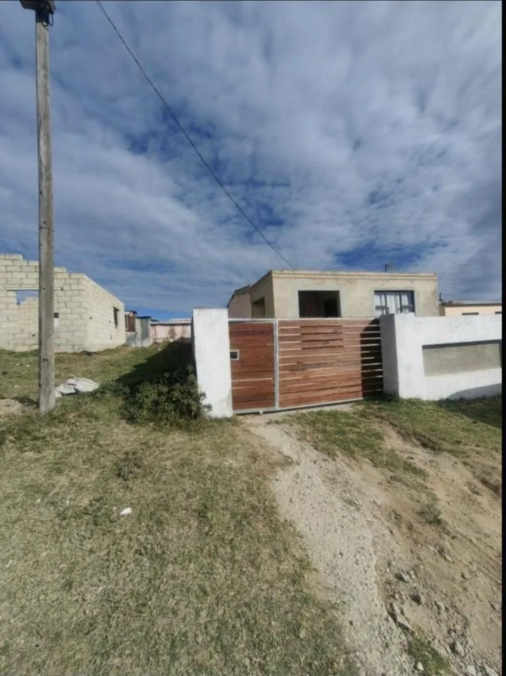 2 Bedroom House for sale in Kwanobuhle