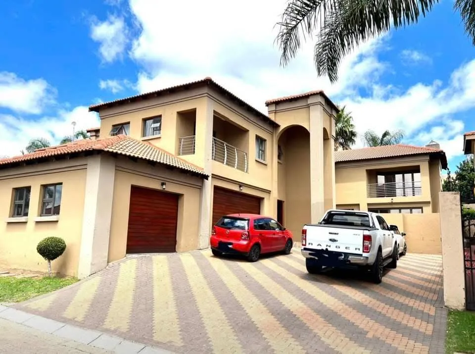 4 Bedroom House for sale in Ben Fleur