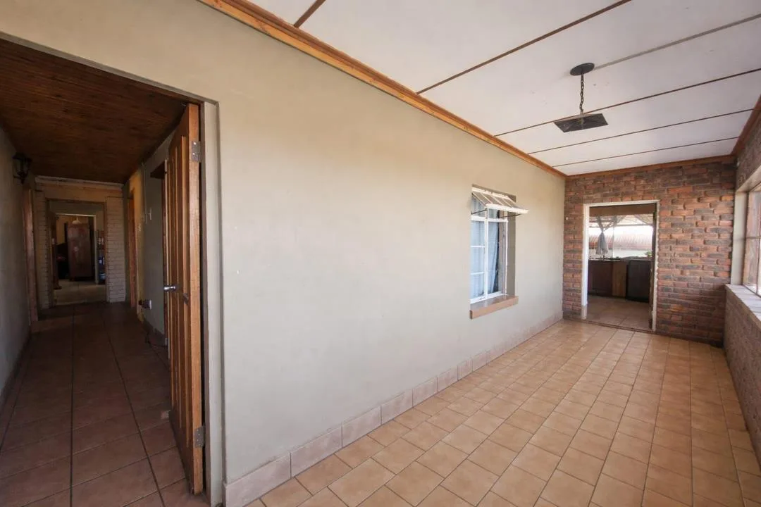 4 Bedroom House for sale in Kathu