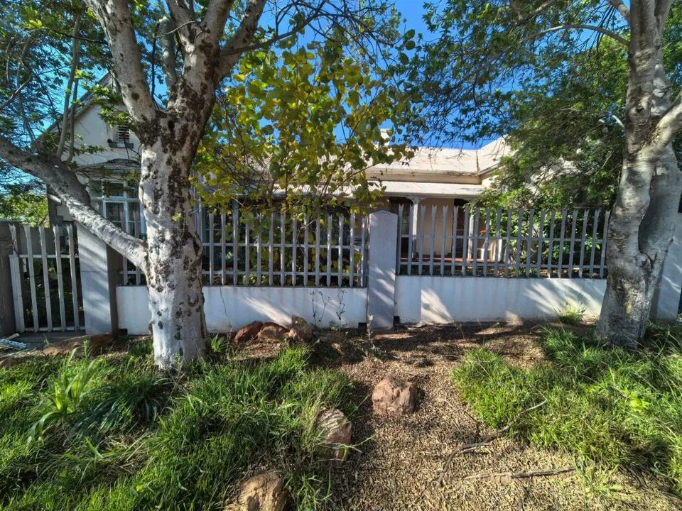6 Bedroom House for sale in Parys