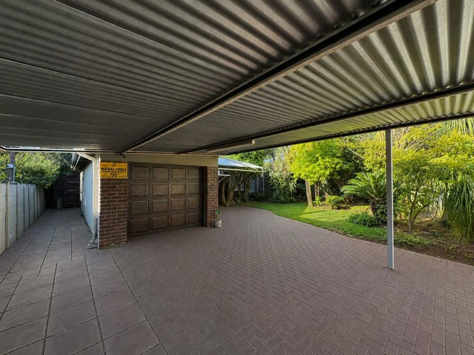 4 Bedroom House for sale in Bo-dorp