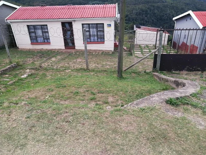 2 Bedroom House for sale in Mdantsane Nu 16