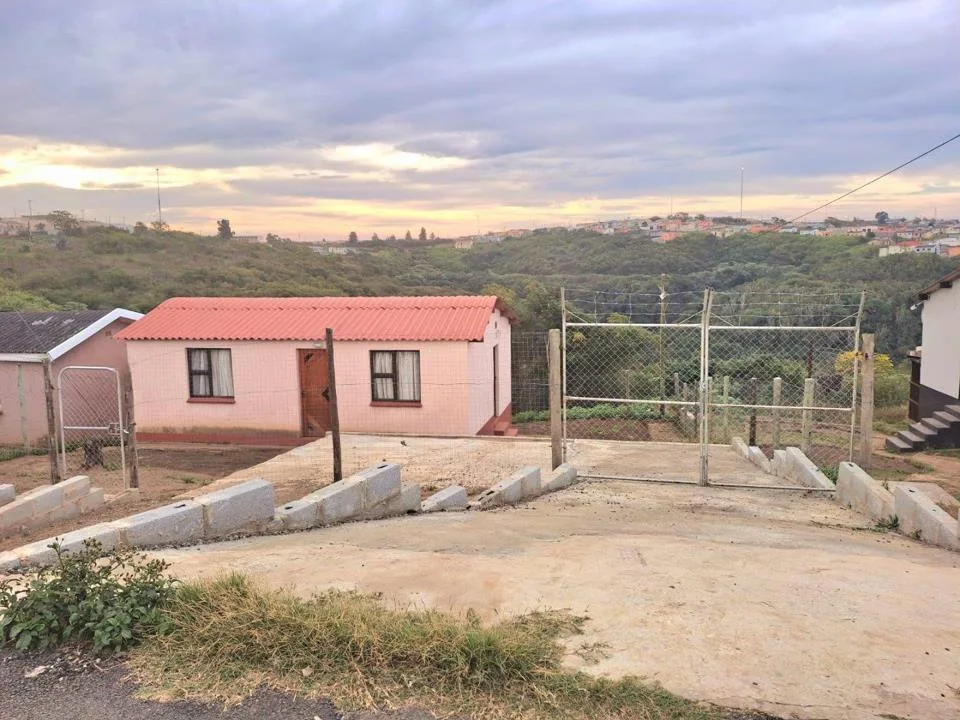 2 Bedroom House for sale in Mdantsane Nu 16