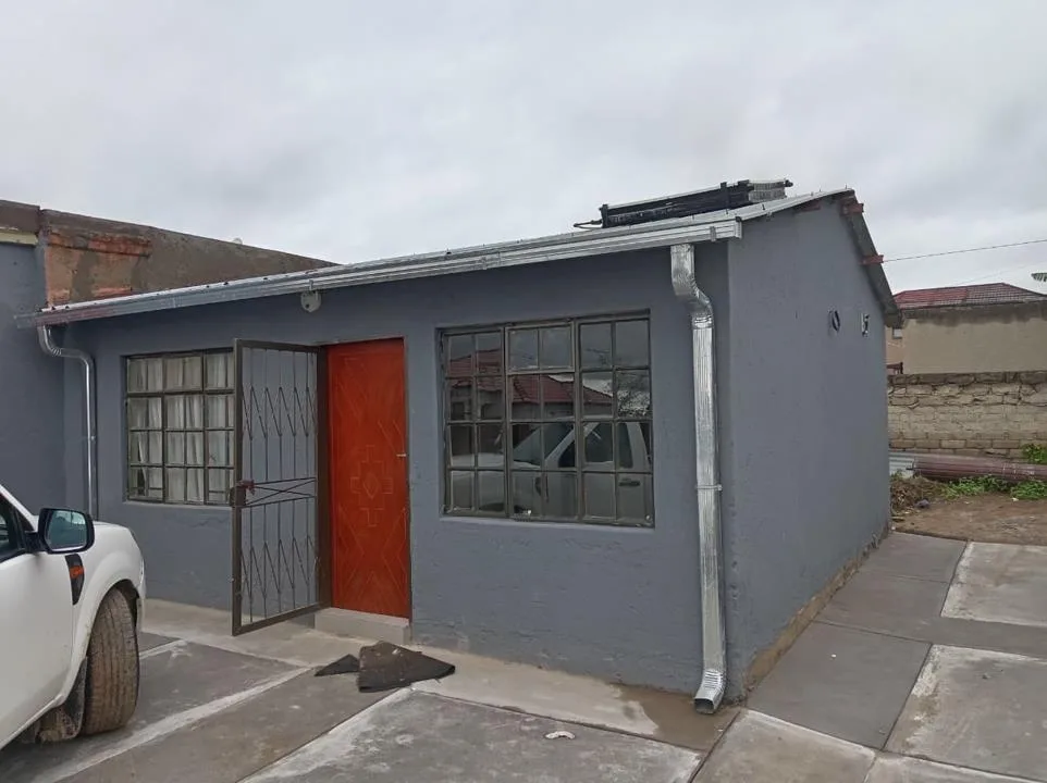 3 Bedroom House for sale in Lethuli Park
