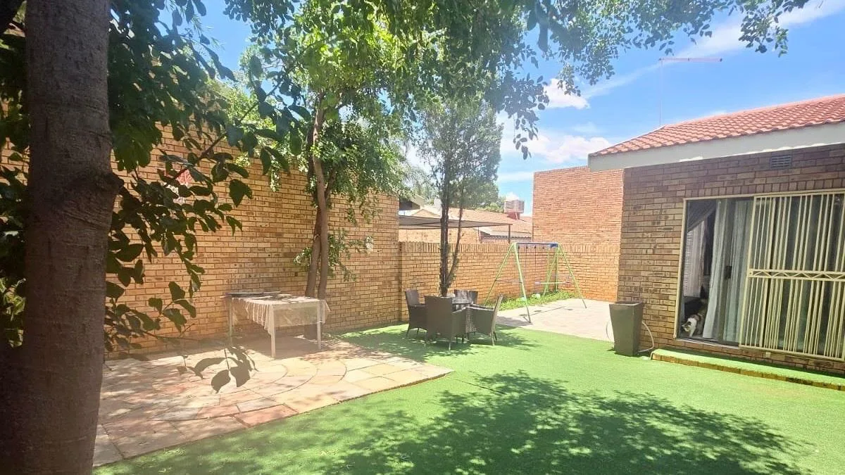 3 Bedroom Townhouse for sale in Minerva Gardens
