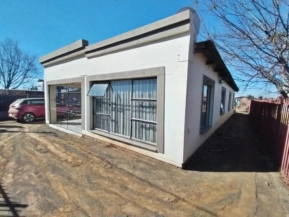3 Bedroom House for sale in Heidedal
