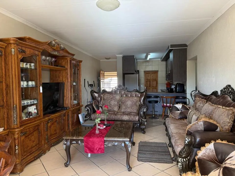 2 Bedroom Apartment / flat for sale in Stonehenge Ext 8