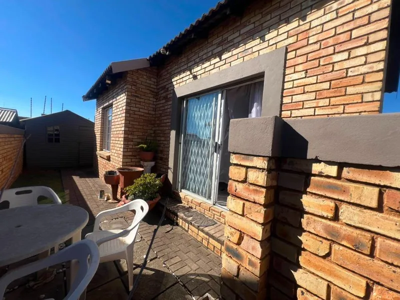 2 Bedroom Townhouse to rent in Greenhills