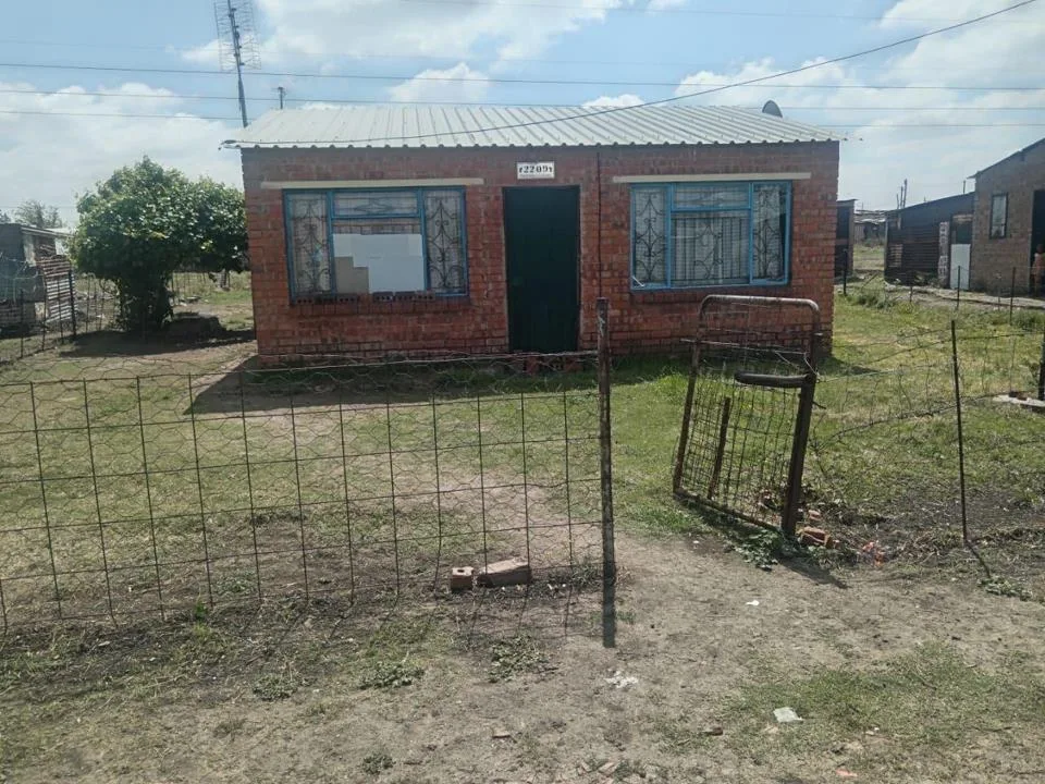 2 Bedroom House for sale in Theunissen