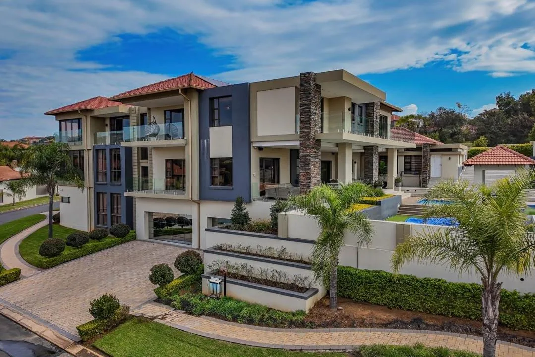 6 Bedroom House for sale in Birdwood Estate