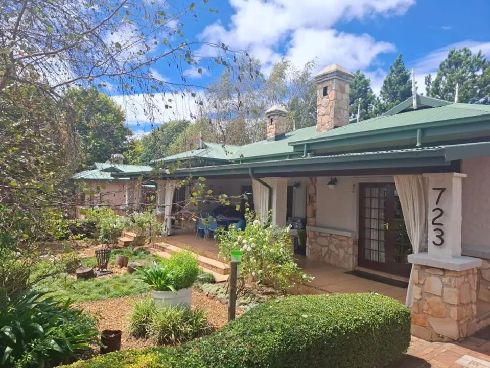 3 Bedroom House for sale in Dullstroom