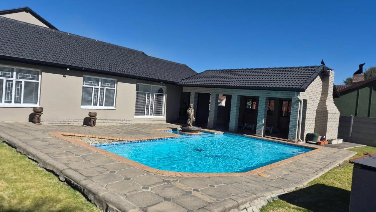 4 Bedroom House for sale in Secunda Central