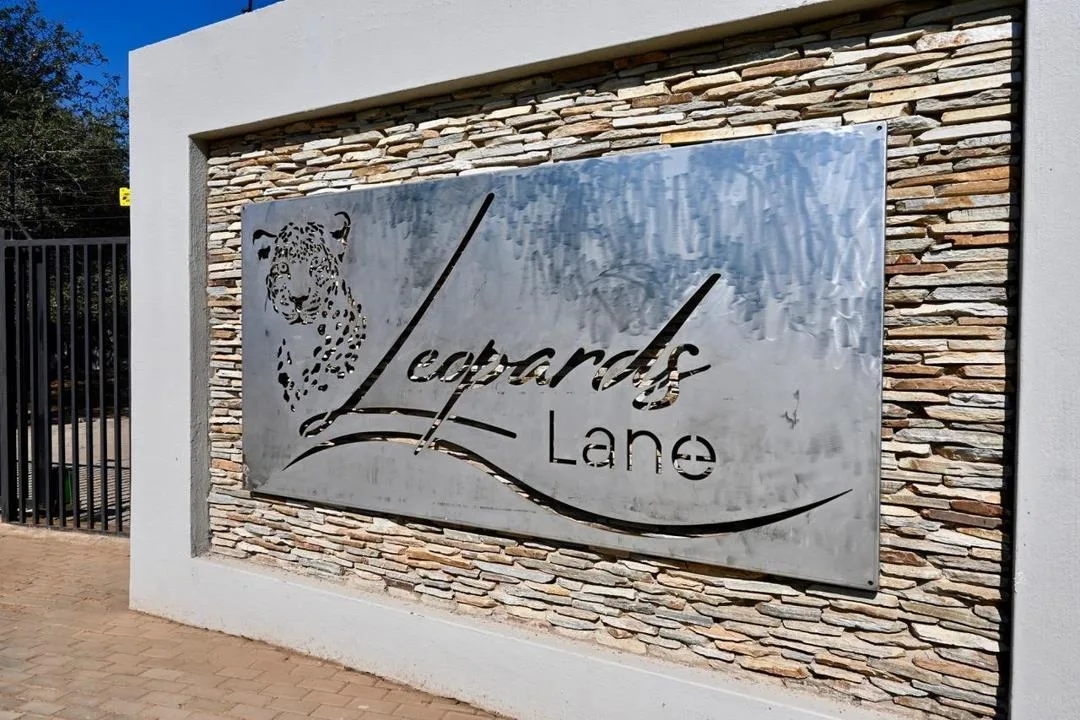 2 Bedroom House for sale in Hoedspruit