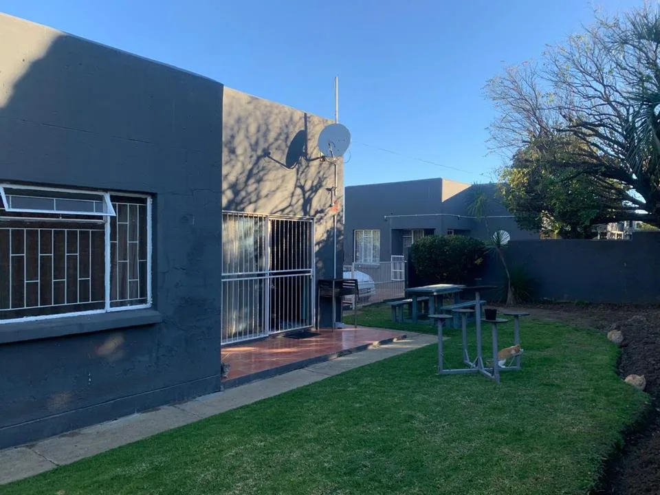 2 Bedroom Townhouse for sale in Standerton Central