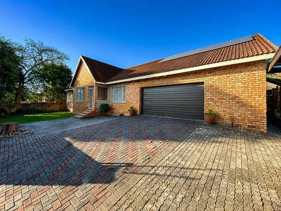 4 Bedroom House for sale in West Acres Ext 20