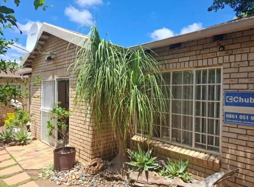 3 Bedroom Townhouse for sale in Bloemfontein Central
