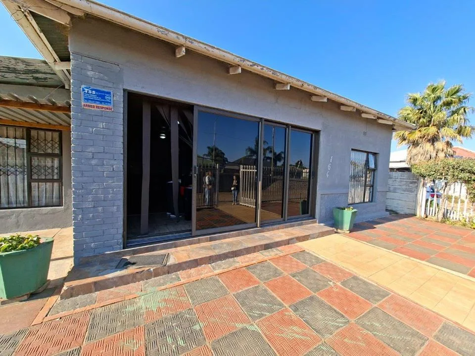 3 Bedroom House for sale in Utility