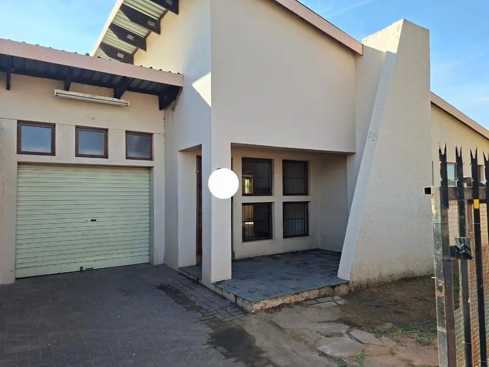3 Bedroom House for sale in Tasbet Park