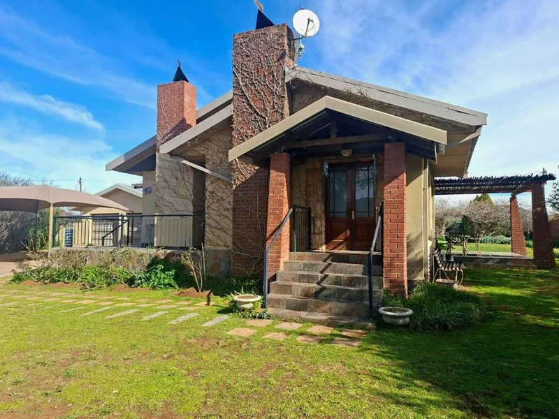 4 Bedroom House for sale in Middelburg