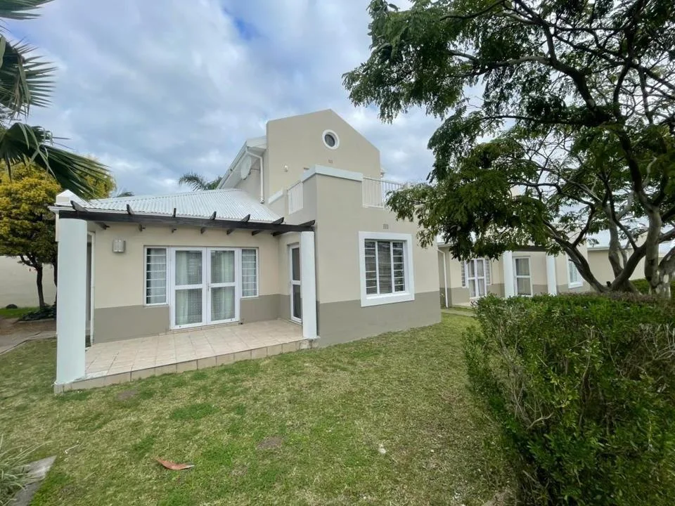 3 Bedroom Townhouse for sale in Beacon Bay