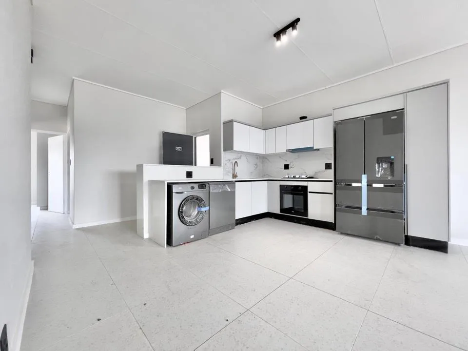 3 Bedroom Apartment / flat to rent in The Polofields