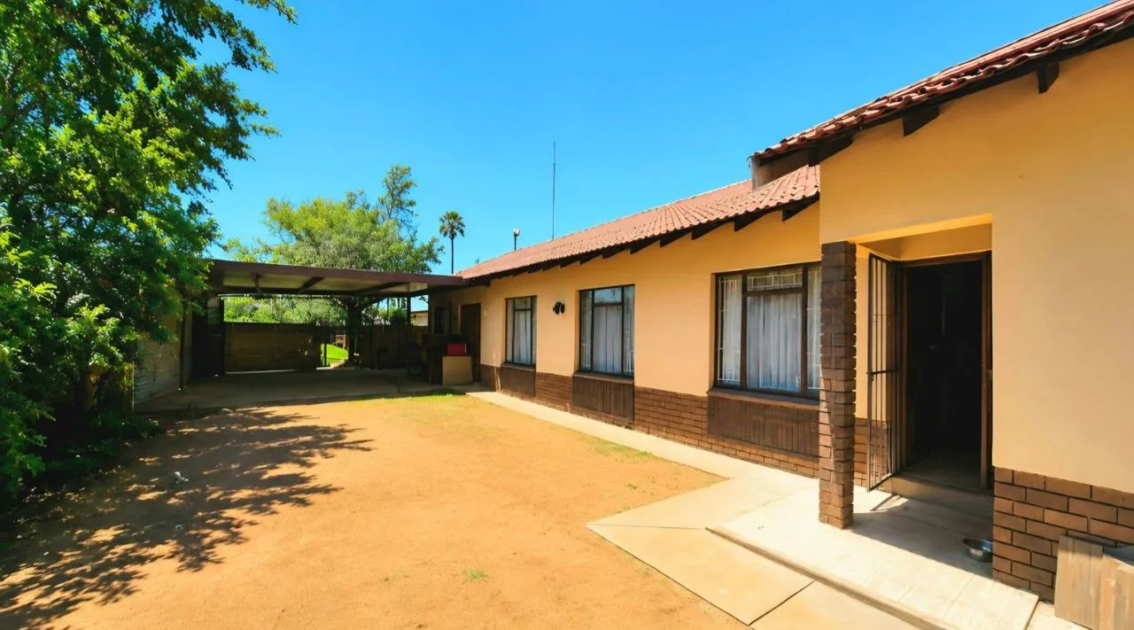 4 Bedroom House for sale in Stilfontein