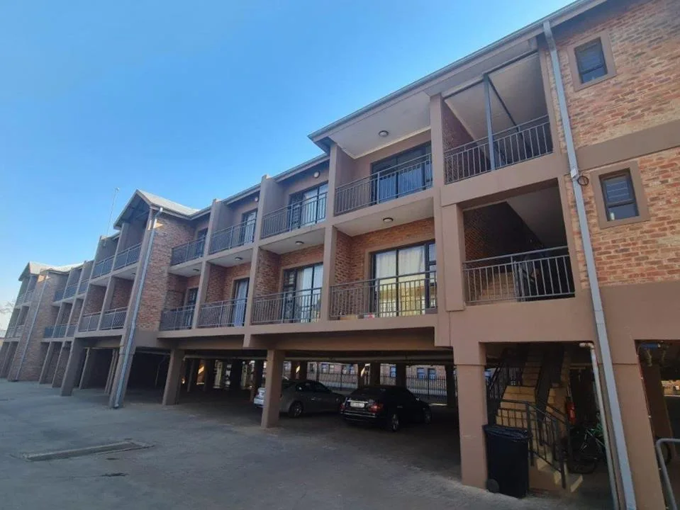 2 Bedroom Apartment / flat for sale in Van Der Hoff Park
