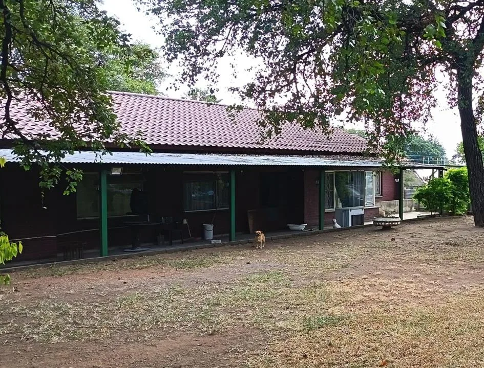 4 Bedroom House for sale in Phalaborwa