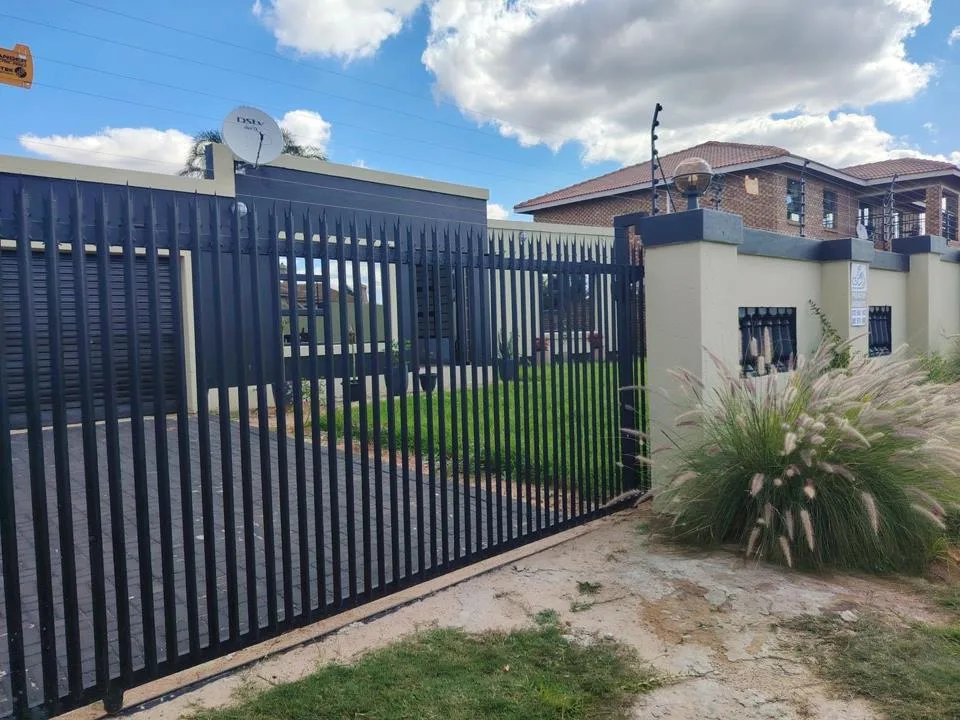 House for sale in Reyno Ridge