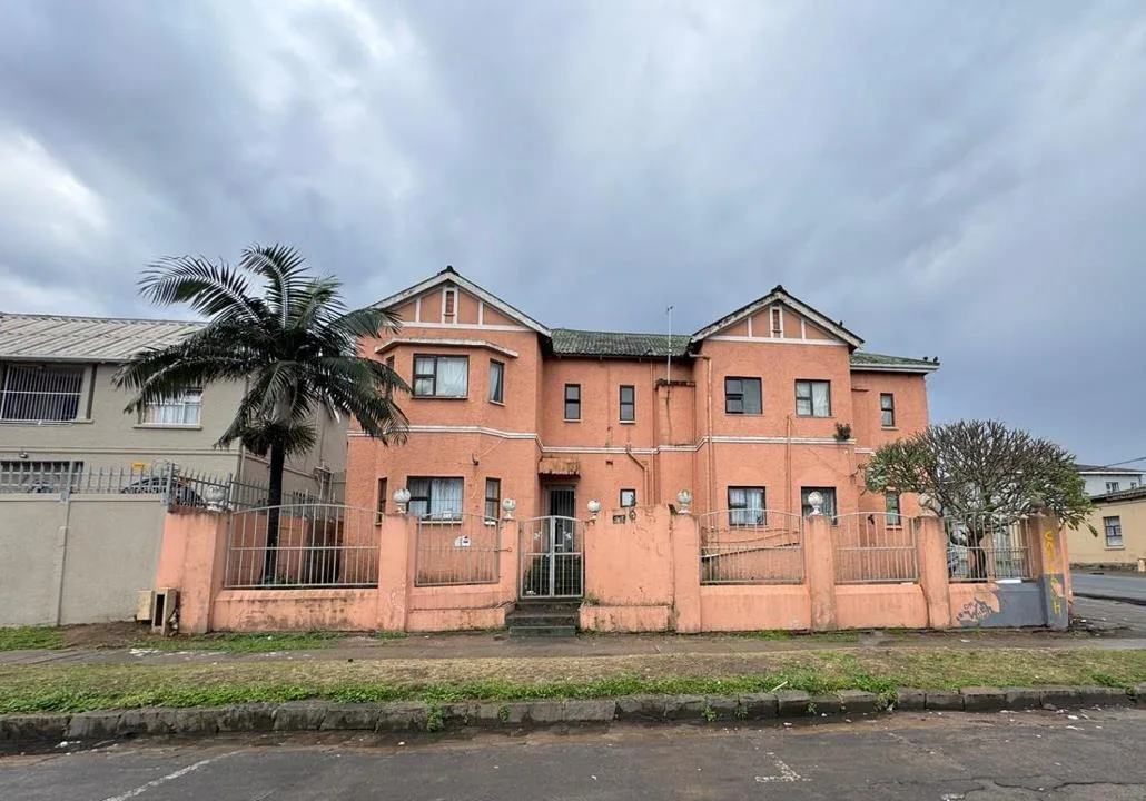 15 Bedroom House for sale in Quigney