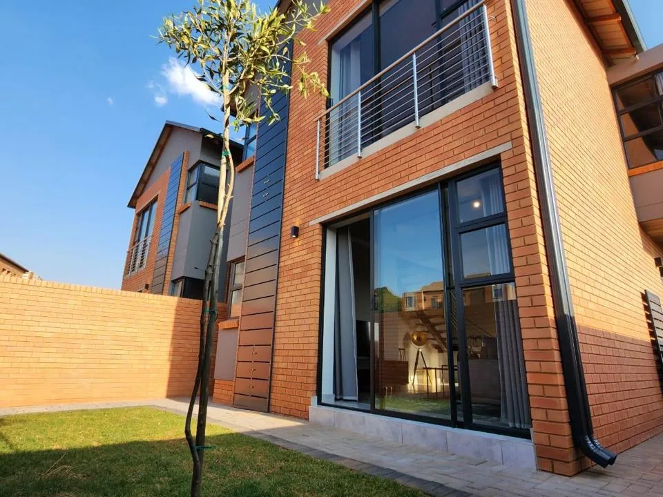 3 Bedroom Townhouse to rent in Olympus AH