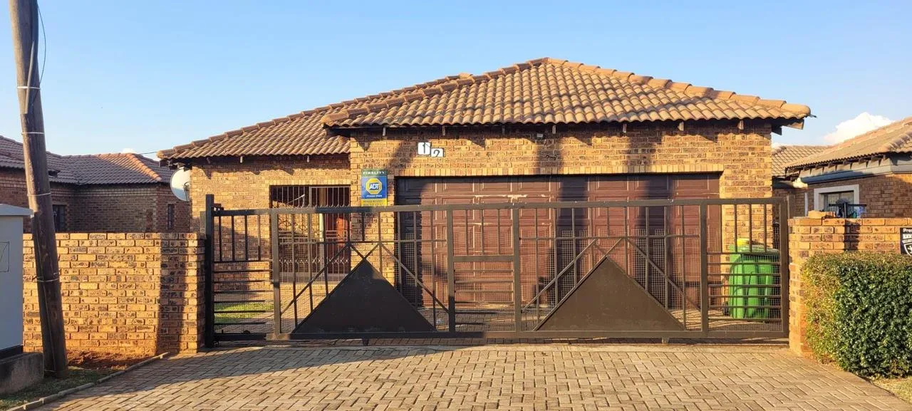 3 Bedroom House for sale in Mineralia