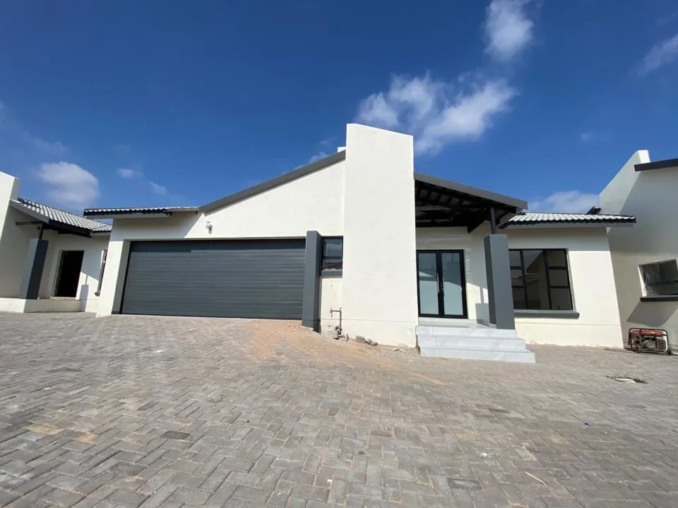 3 Bedroom Townhouse for sale in Bendor