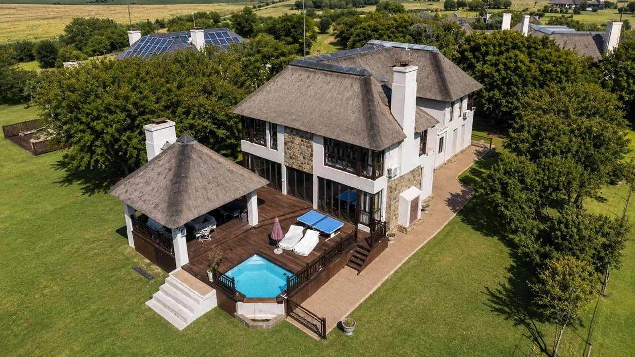 5 Bedroom House for sale in Cloudy Creek