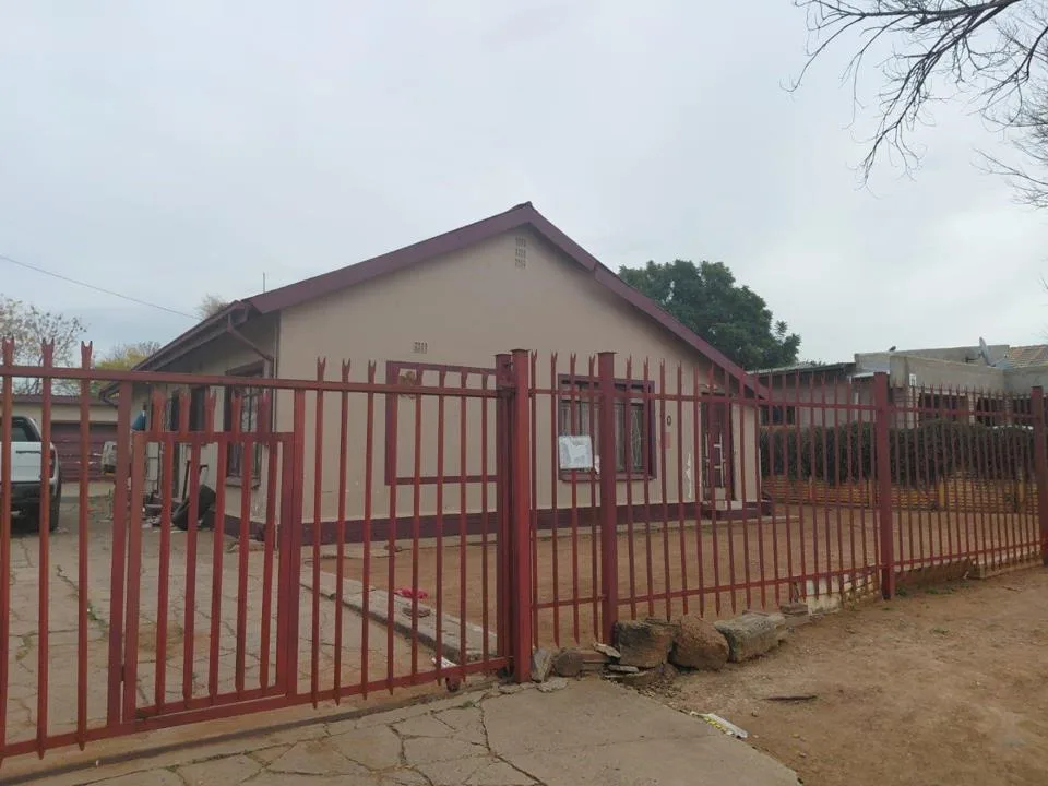 2 Bedroom House for sale in Vryburg
