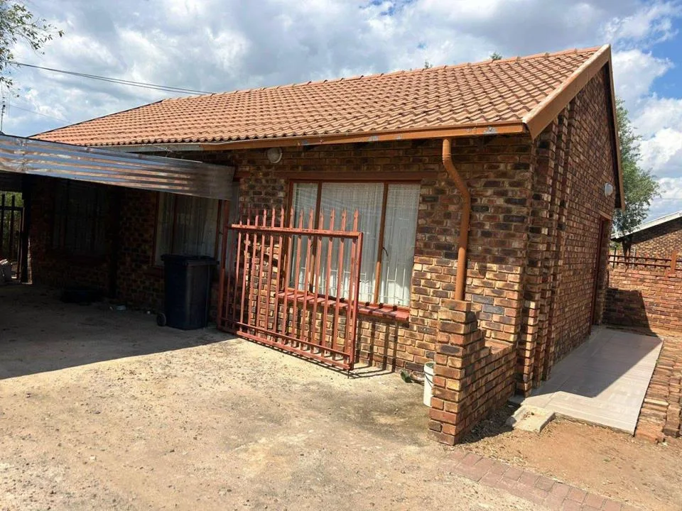 3 Bedroom House for sale in Mmabatho Unit 12