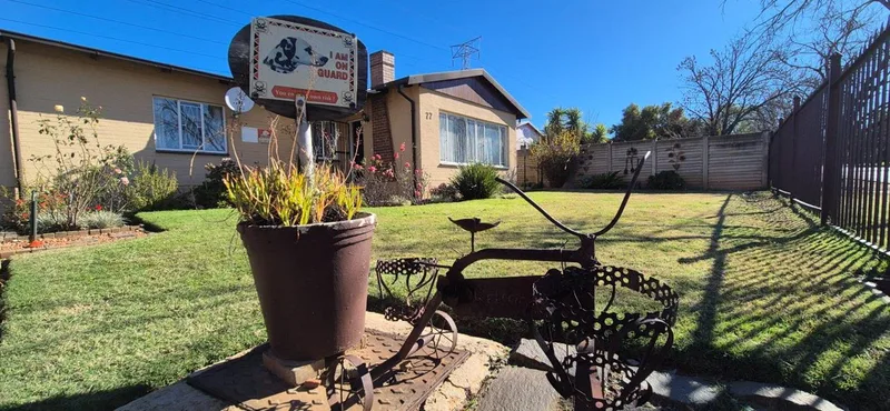 3 Bedroom House for sale in Uitsig