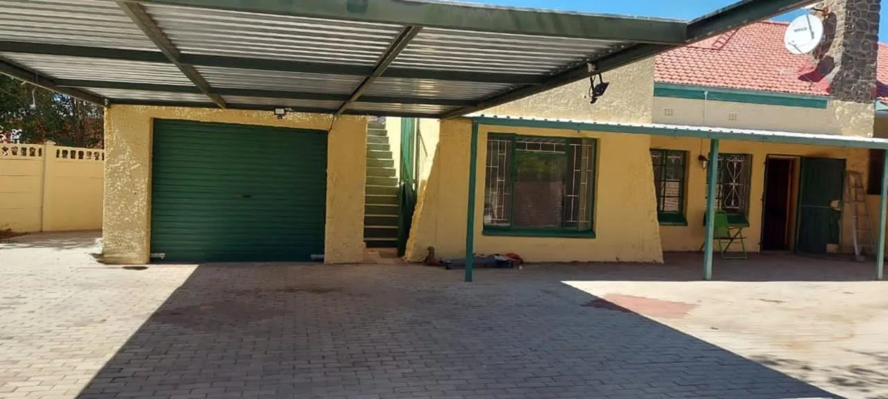 5 Bedroom House for sale in Herlear