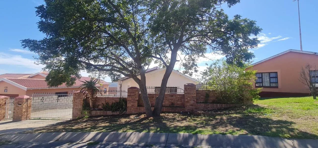 3 Bedroom House for sale in Kwamagxaki