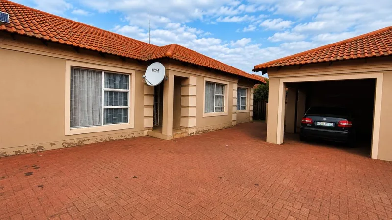 2 Bedroom Townhouse for sale in Brandfort