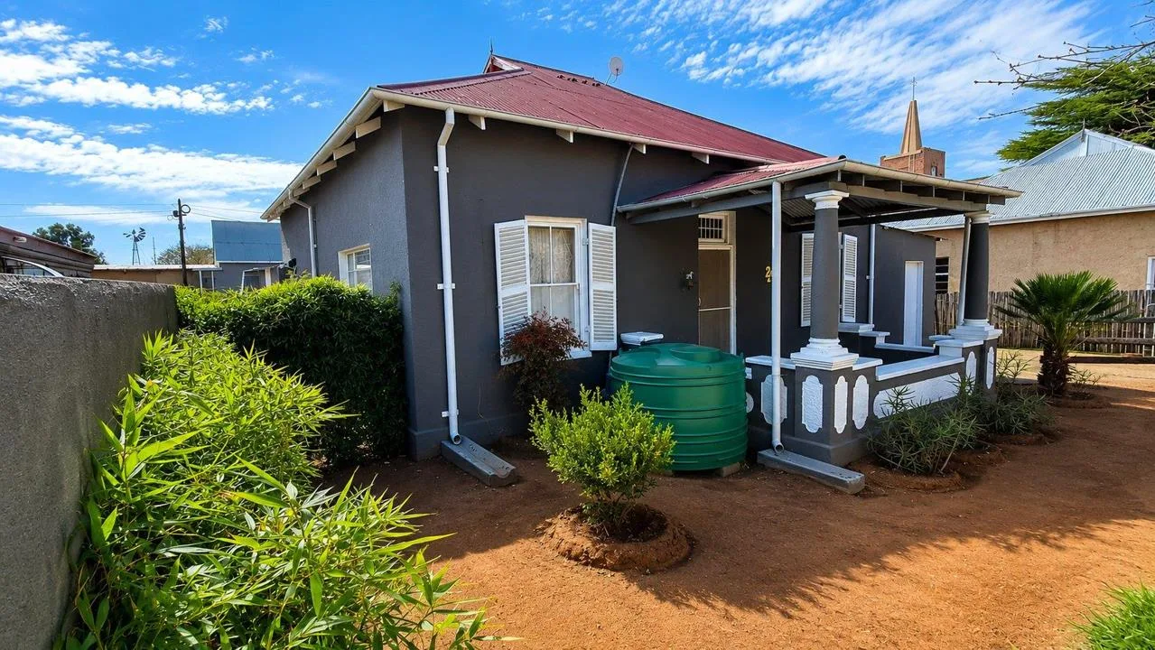 3 Bedroom House for sale in Trompsburg