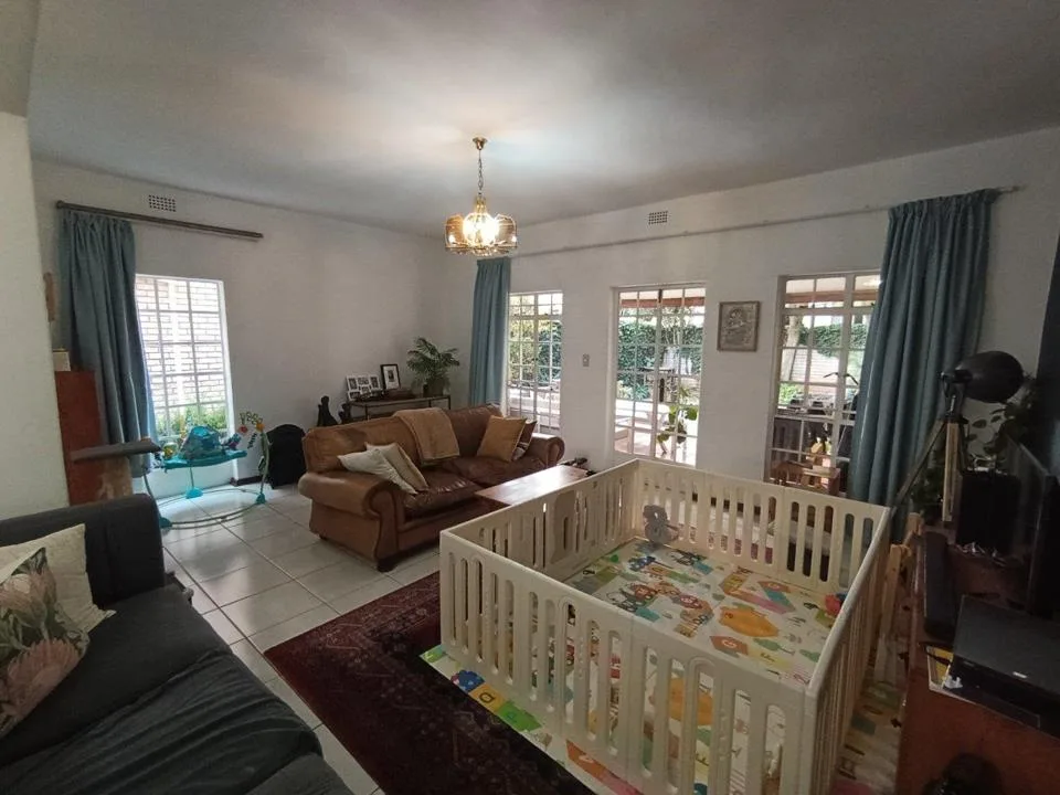 3 Bedroom Townhouse to rent in Hyde Park