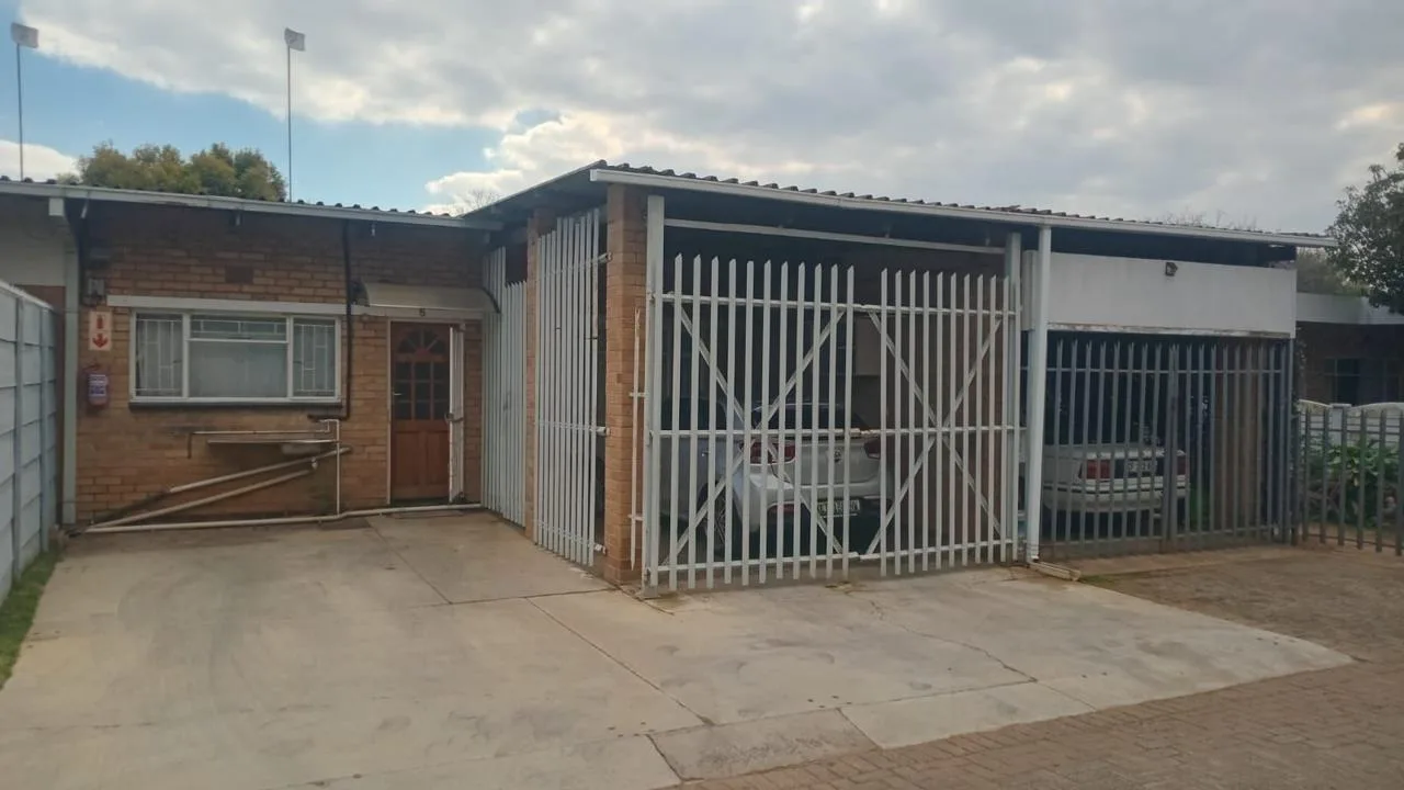 2 Bedroom Townhouse for sale in Parys
