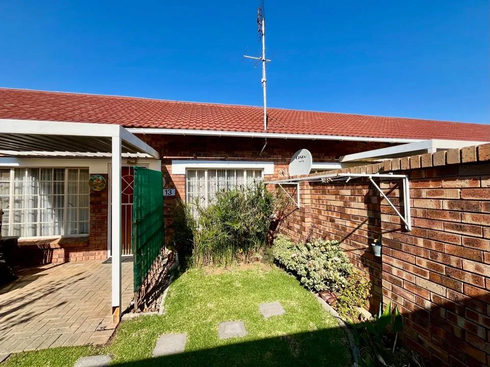 1 Bedroom Townhouse for sale in Universitas