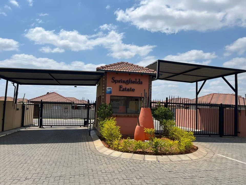 3 Bedroom Townhouse for sale in Waterval East