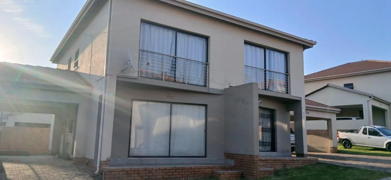 3 Bedroom Townhouse for sale in Jackaroo Park