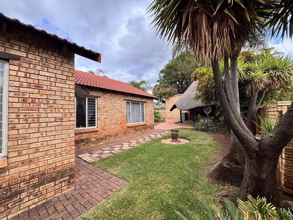 3 Bedroom House for sale in Azalea Park